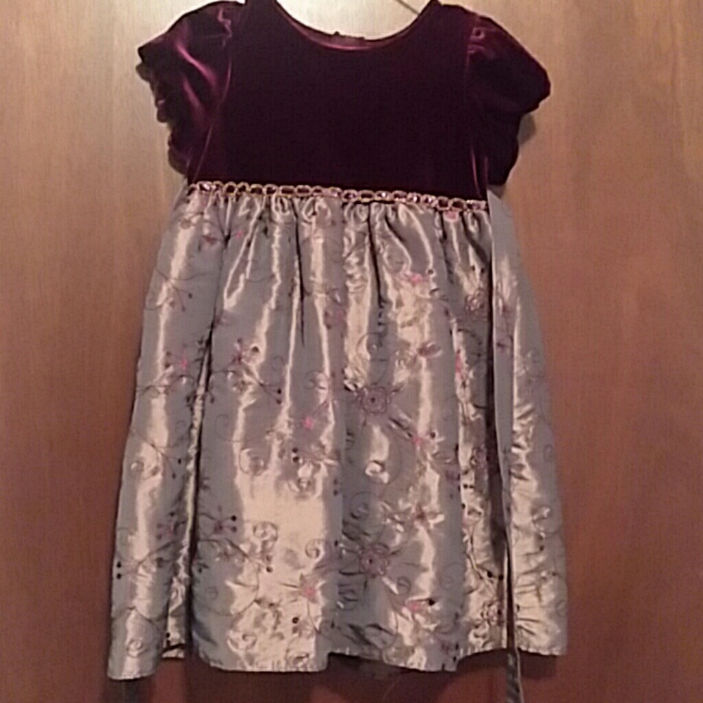 Girls dress